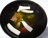 カニかま、エリンギ、ワカメのお吸い物作り方7写真
