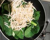 超簡単！鶏胸肉と小松菜のガリバタ炒め作り方4写真