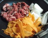 牛肉とレタスのナツメグ麺つゆ炒め作り方1写真