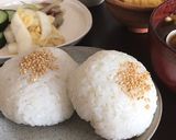 朝ごはん♡弁当♡ツナマヨ紅生姜おにぎり作り方3写真