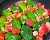 トマトも一緒に焼いてピーマンの肉詰め♪作り方5写真