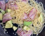 アボカド、バター、ペコリーノのパスタ作り方6写真
