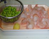 生姜の効いた枝豆とエビの炒め物作り方1写真