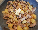 豚肉とじゃがいもの味噌バター炒め作り方6写真