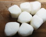 揚げボール入りころころ煮物作り方1写真