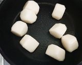 揚げボール入りころころ煮物作り方5写真