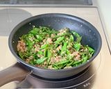 簡単美味しい【絹さやと豚ひきの香味炒め】作り方5写真