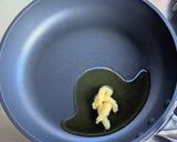 豚肉とレタスのゴマポン炒め作り方2写真