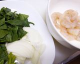 バジルソースで☆海老とほうれん草のパスタ作り方1写真