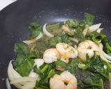 バジルソースで☆海老とほうれん草のパスタ作り方5写真