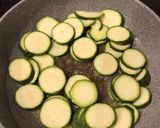 家にあるもので！！簡単ズッキーニ炒め作り方2写真