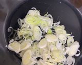 万願寺と豚肩ロースのねぎ塩焼きそば作り方3写真