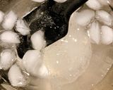 片栗粉でぷるぷる簡単わらび餅☆レンジ作り方7写真