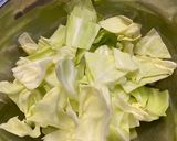 しょうゆ香るキャベツとちくわの炒め物作り方1写真