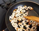 しょうゆ香るキャベツとちくわの炒め物作り方3写真