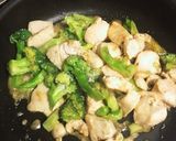 鶏ムネとブロッコリーの塩麹オイスター炒め作り方5写真