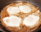 簡単甘辛玉ねぎとたまご目玉煮作り方5写真