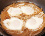 簡単甘辛玉ねぎとたまご目玉煮作り方5写真