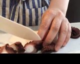 タコとポテトのアヒージョ風炒め作り方2写真