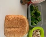 サラダチキンとブロッコリーのサンドイッチ作り方1写真