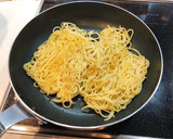 牡蠣とにらのオイスターソース焼きそば作り方2写真