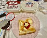 ピンク色の苺ジャムバタートースト♡作り方1写真