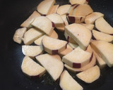 さつまいもと豚肉の甘辛炒め煮作り方3写真