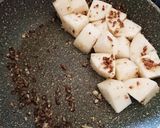 こんにゃく・挽肉入り豚バラ大根作り方9写真