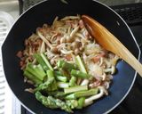 アスパラ、シメジ&ベーコンのパスタ作り方5写真