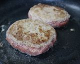 我が家の定番ハンバーグ トマトソース添え作り方7写真