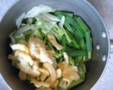 ニラとキャベツの味噌汁♪作り方2写真
