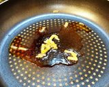 ベビーホタテに豆苗・にんじん炒め。作り方1写真