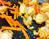 ベビーホタテに豆苗・にんじん炒め。作り方3写真
