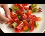 簡単トマトチーズサラダ作り方1写真