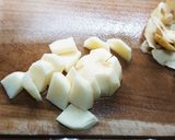 じゃがいもと新玉ねぎとワカメの味噌汁作り方1写真