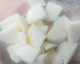 じゃがいもと新玉ねぎとワカメの味噌汁作り方2写真