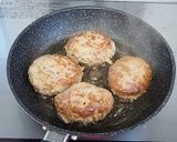 ハンバーグ☆ガーリックソース作り方6写真