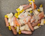 カニカマとコーンのソース焼きそば作り方1写真