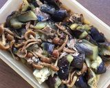 鯖缶で、長なすと株なめこの煮物作り方3写真