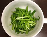簡単　ニラ中華スープ作り方1写真