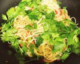 ランチにイタリアンパセリとトマトのパスタ作り方5写真