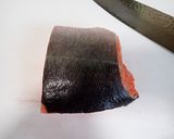 海峡サーモンの炙り刺身作り方2写真
