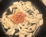 胡椒でピリッと 簡単カブのツナ缶炒め作り方3写真