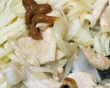 鶏むね肉と梅肉のさっぱり焼きうどん作り方3写真