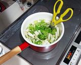 白菜・オクラ・韓国のりで中華風スープ♥️作り方1写真