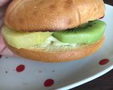 キウイとトロけるチーズのベーグルサンド♪作り方4写真