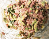マグロたたきとアボカドのマヨネーズ和え作り方3写真