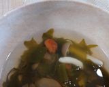 冷やしても美味！梅干しとわかめのスープ作り方4写真