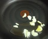ニラと生ワカメのナムル♪炒めて香り豊かに作り方2写真