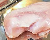 しっとり！鶏ムネ肉のバターソテー作り方1写真